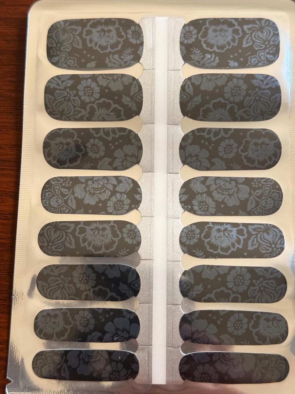 BlossomNoir: Midnight Noir Elegance UV Free Gel Nail stickers
